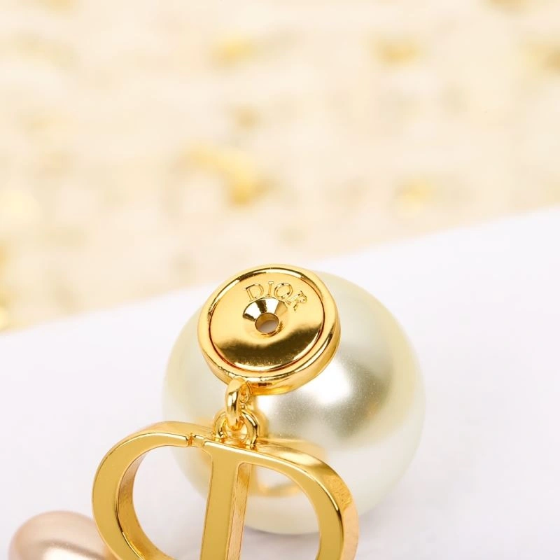 Sustainable Christian Dior Earrings 235331