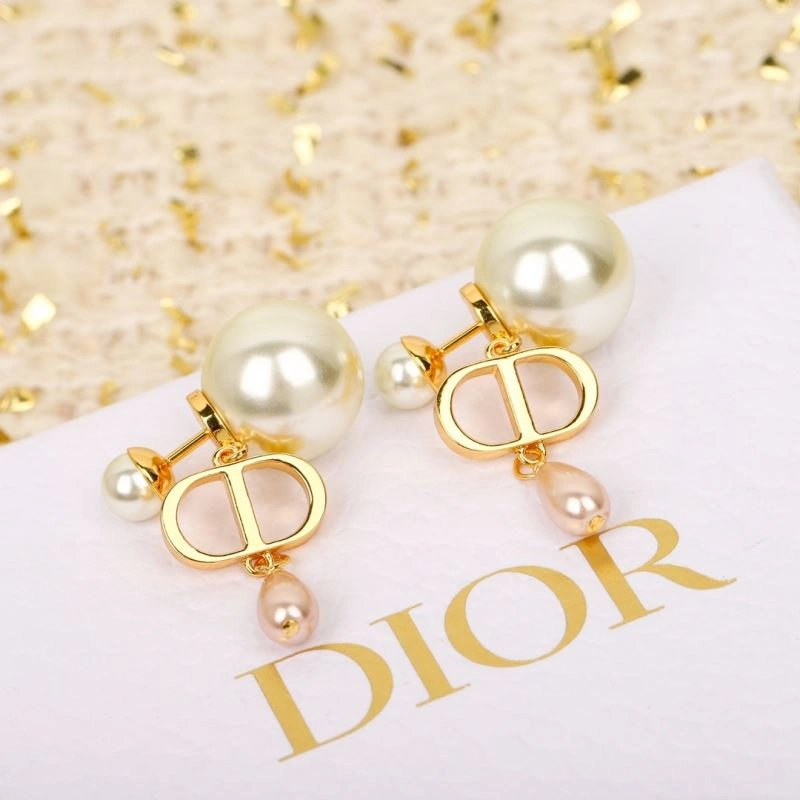 Sustainable Christian Dior Earrings 235331