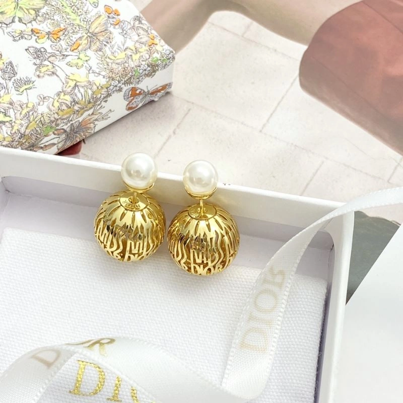 Christian Dior Earrings DailyWear 235315