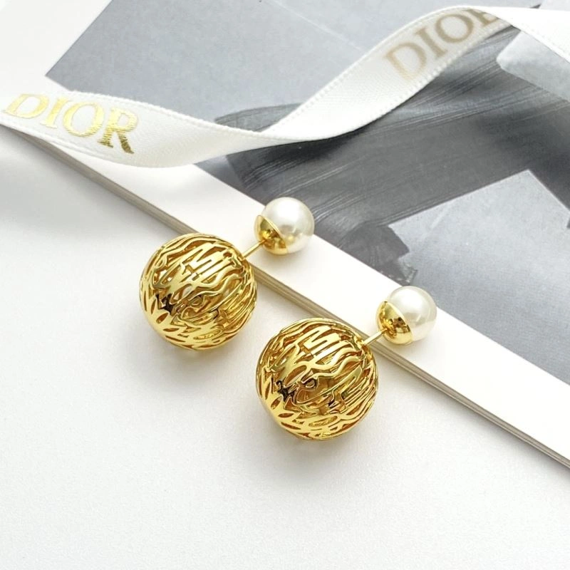 Christian Dior Earrings DailyWear 235315
