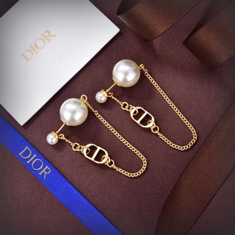Christian Dior Earrings Trendsetting 235328