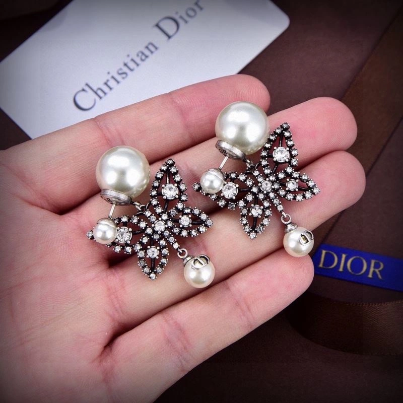 Christian Dior Earrings Lightweight 235316