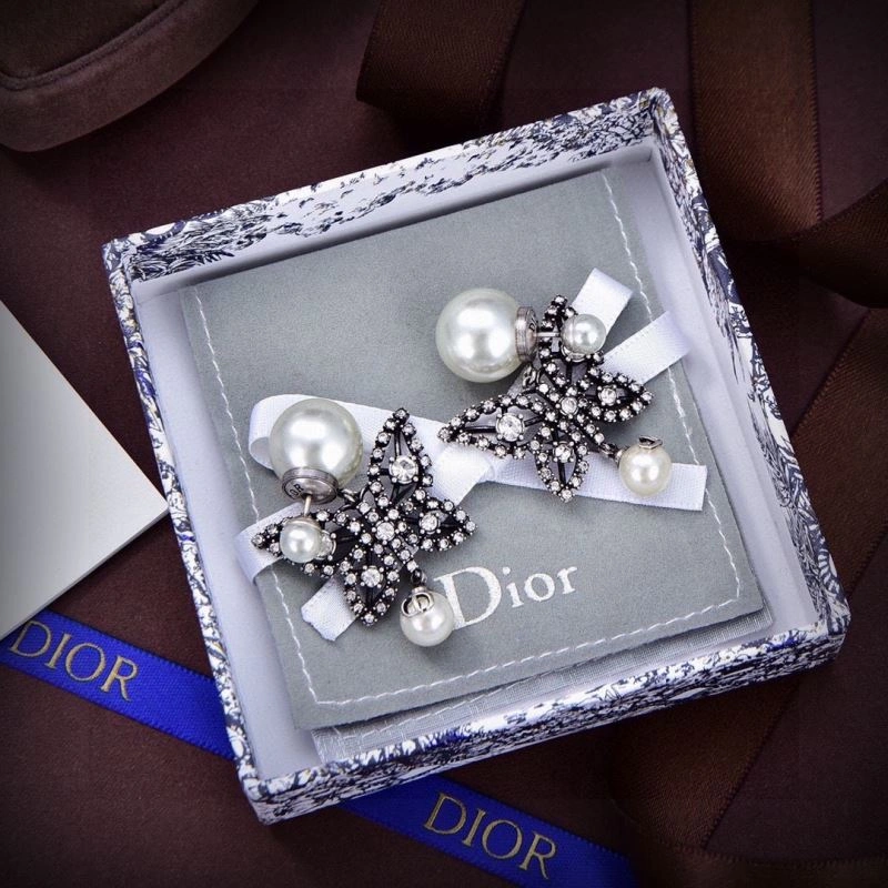 Christian Dior Earrings Lightweight 235316