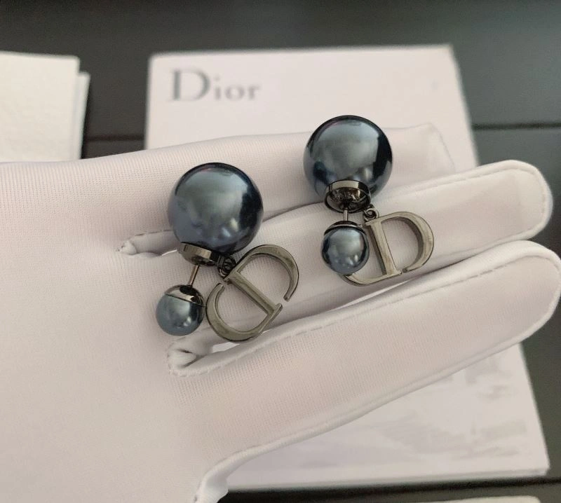 Chic Christian Dior Earrings 235306