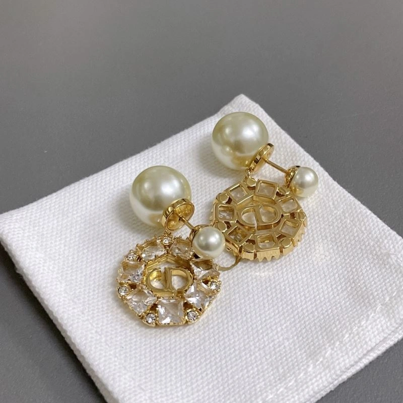Stylish Christian Dior Earrings 235303