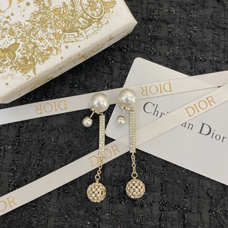 Christian Dior Earrings Refined 235277