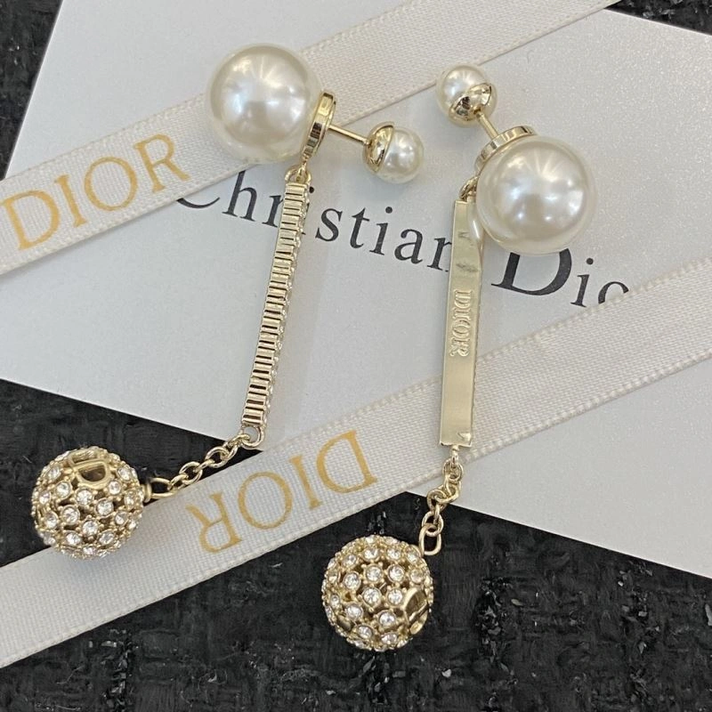 Christian Dior Earrings Refined 235277