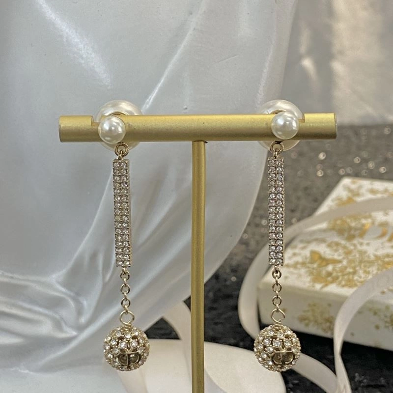 Christian Dior Earrings Refined 235277