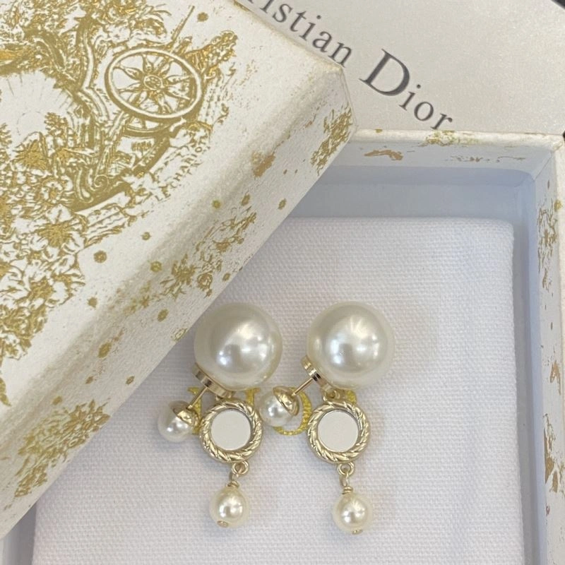 Christian Dior Earrings Compact 235268