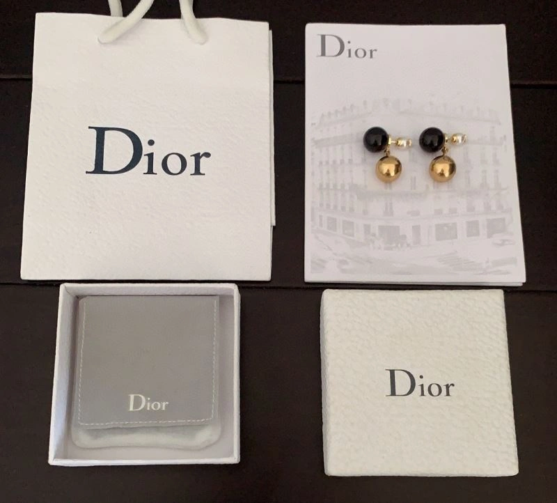 Comfortable Christian Dior Earrings 235266