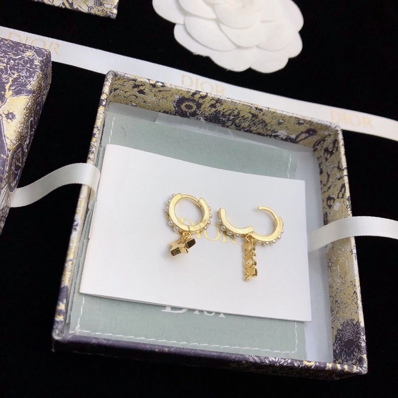 Sustainable Christian Dior Earrings 235254