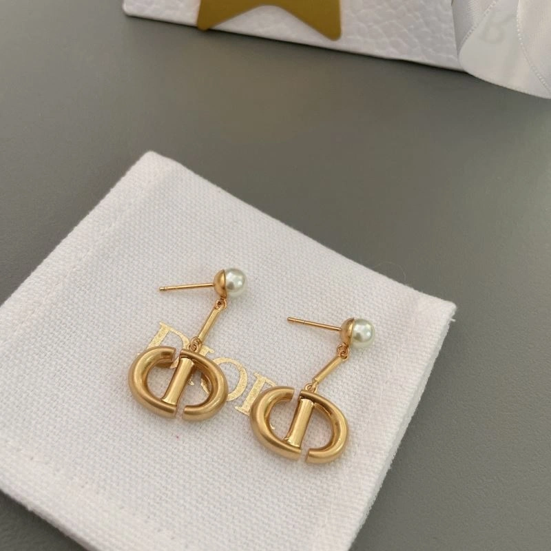 Minimalist Christian Dior Earrings 235091