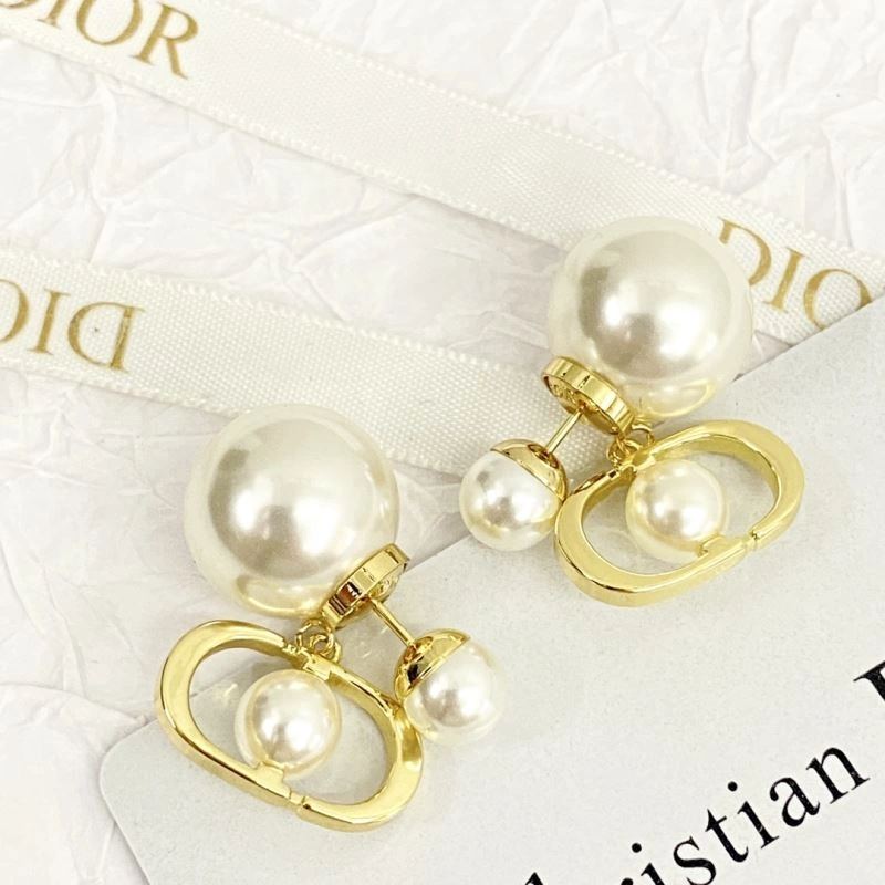 Vibrant Christian Dior Earrings 235079