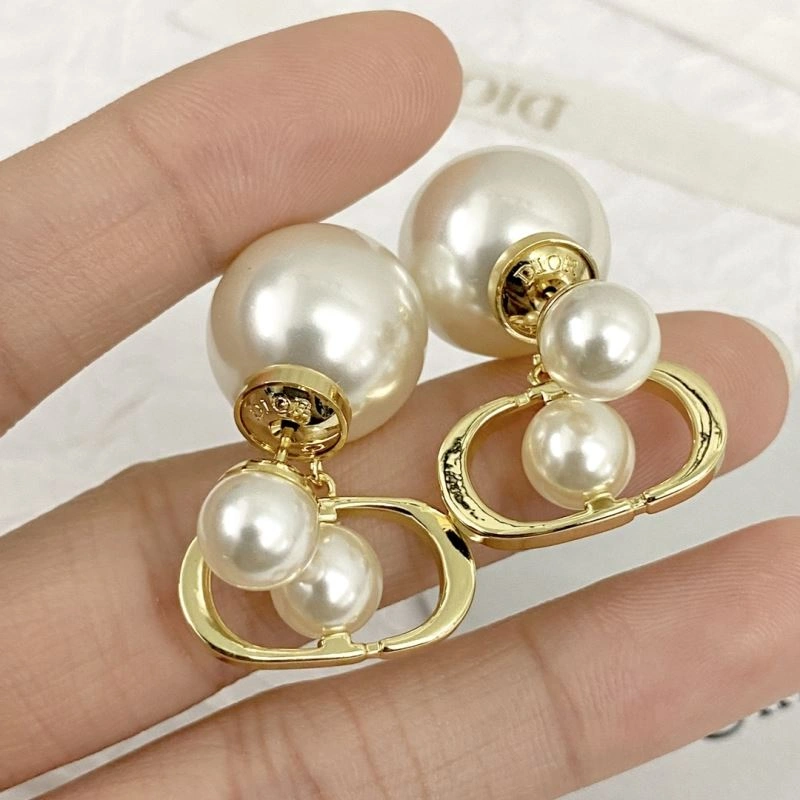 Vibrant Christian Dior Earrings 235079
