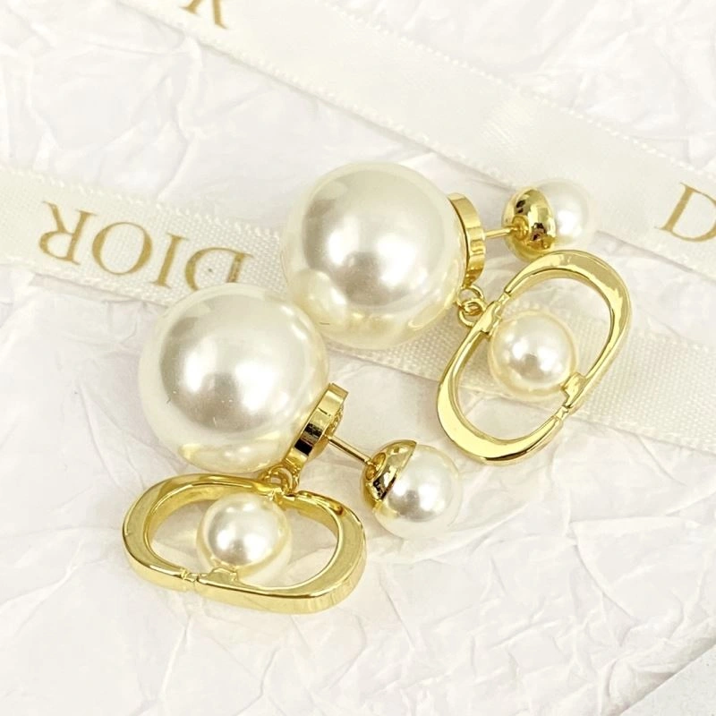 Vibrant Christian Dior Earrings 235079