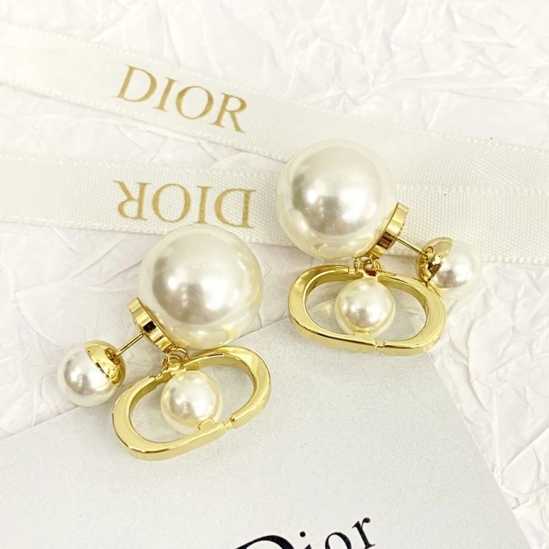 Vibrant Christian Dior Earrings 235079