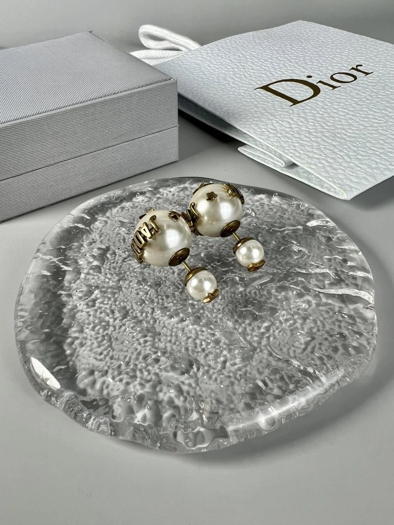 Christian Dior Earrings ModernLook 235058