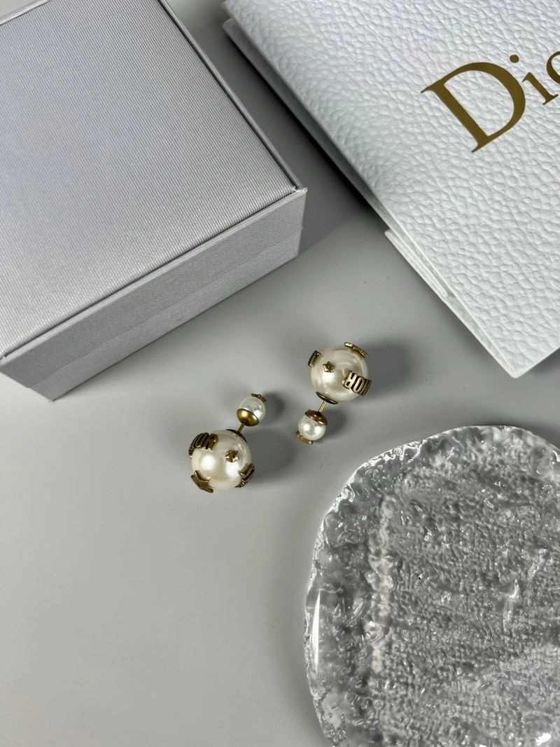 Christian Dior Earrings ModernLook 235058