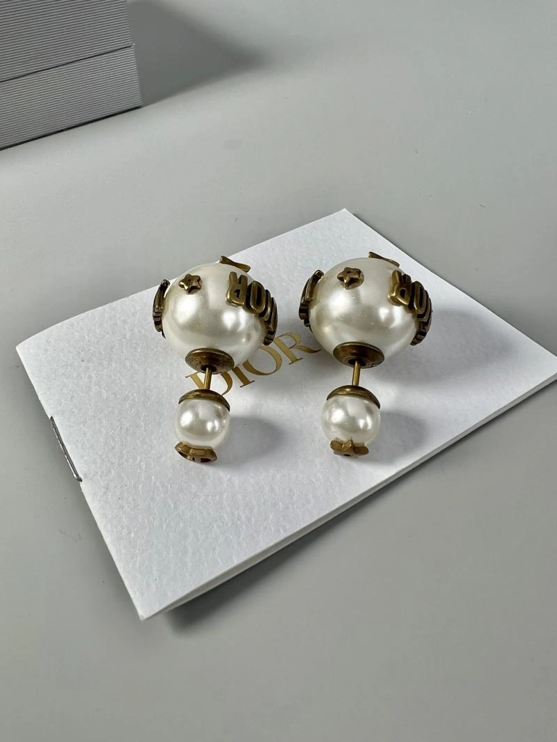 Christian Dior Earrings ModernLook 235058