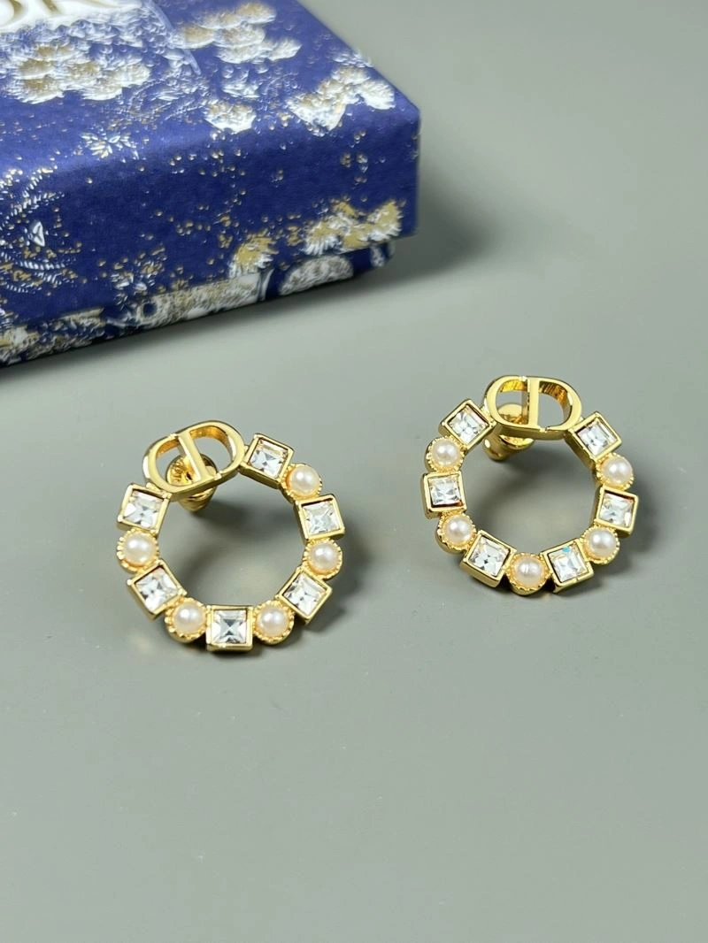 Comfortable Christian Dior Earrings 235053