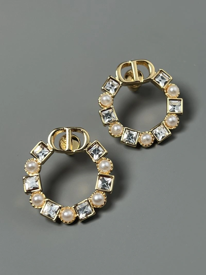 Comfortable Christian Dior Earrings 235053