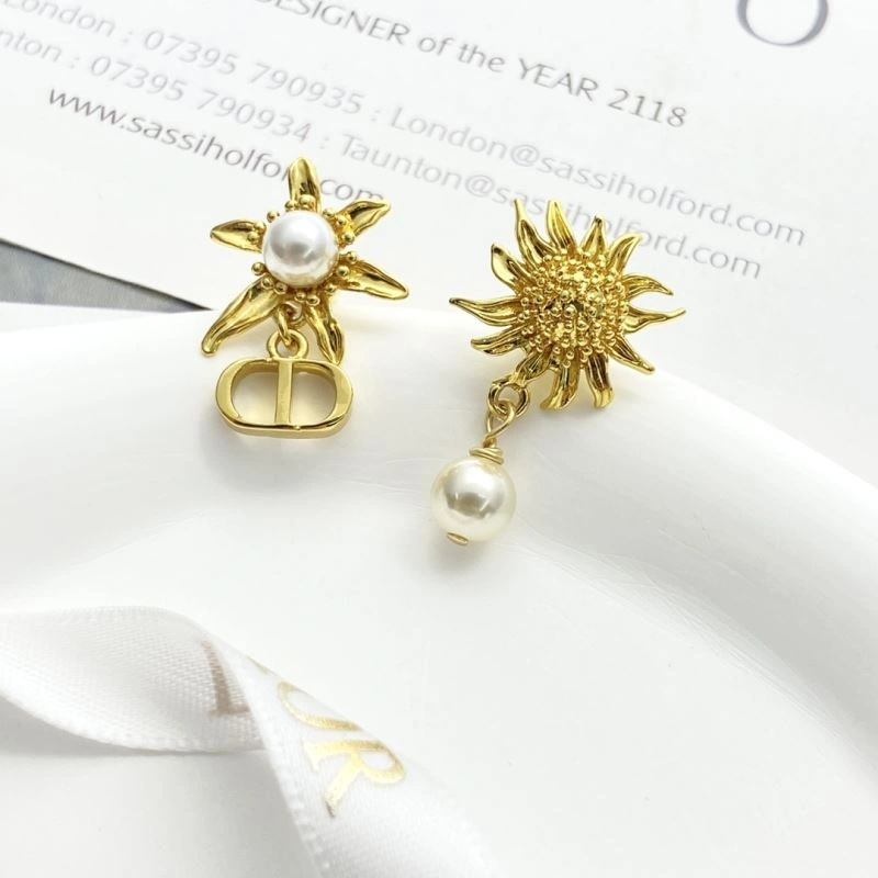 UrbanStyle Christian Dior Earrings 235037
