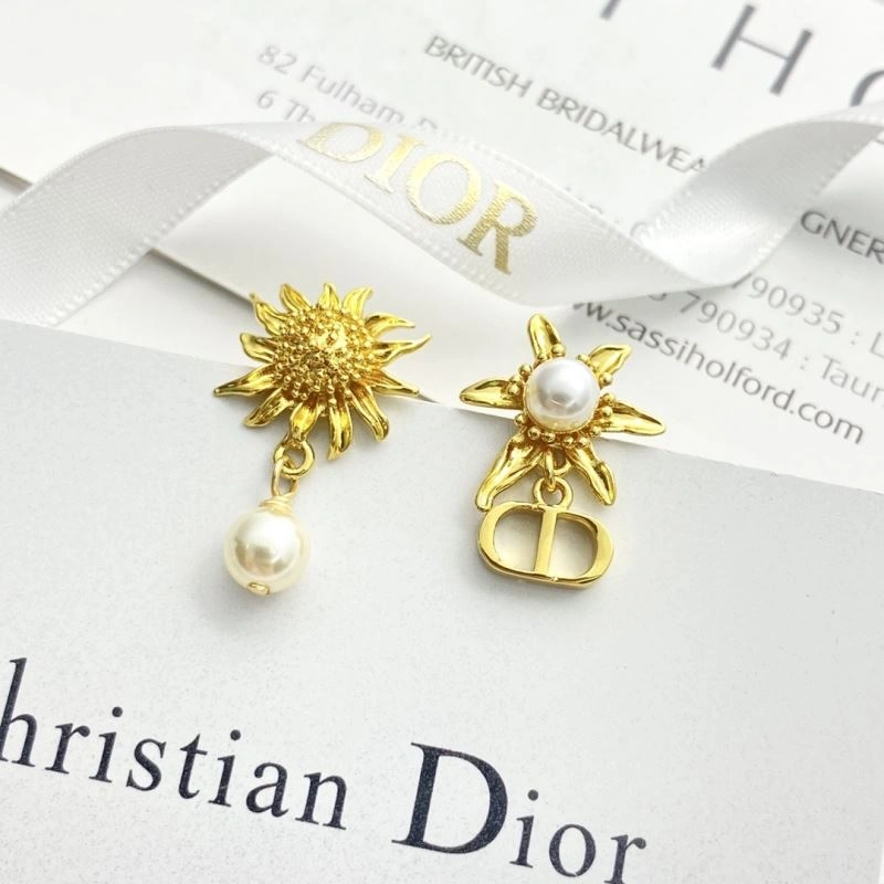 UrbanStyle Christian Dior Earrings 235037