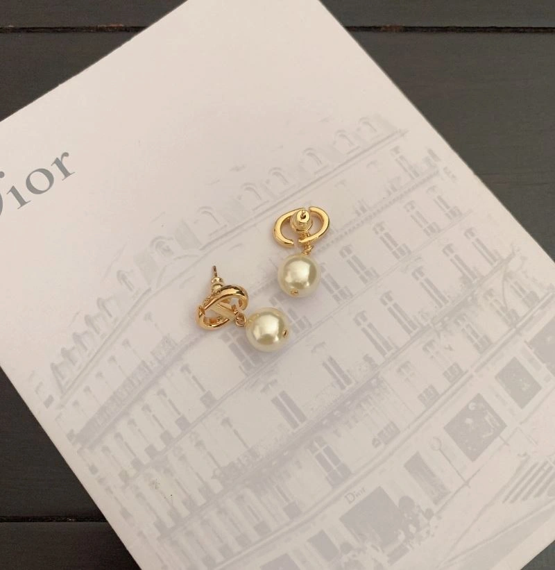 Christian Dior Earrings Fashionable 235033