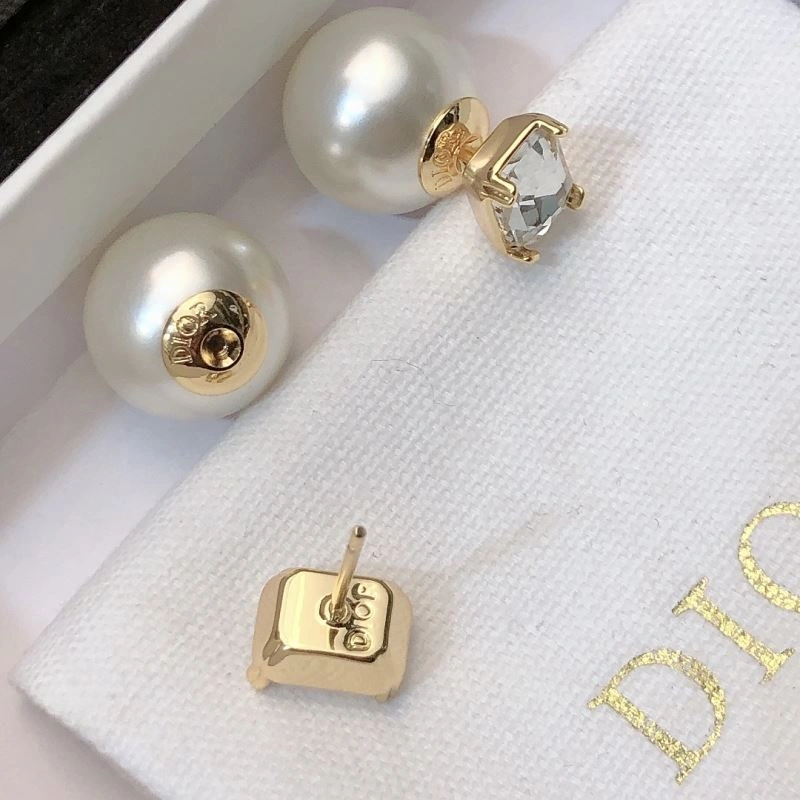 Refined Christian Dior Earrings 235023