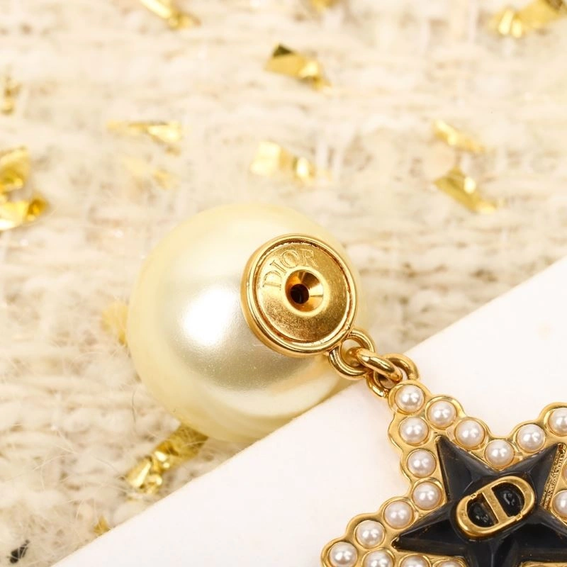Christian Dior Earrings TimelessDesign 235019