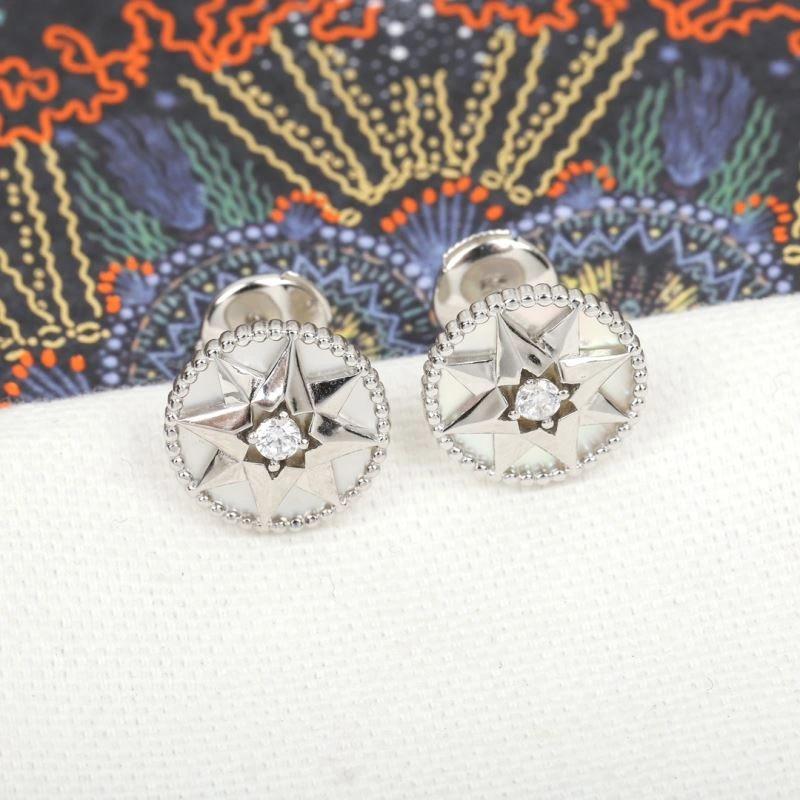Minimalist Christian Dior Earrings 235022
