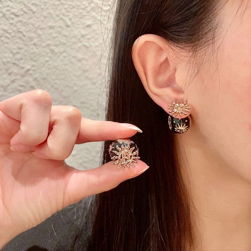 UrbanStyle Christian Dior Earrings 235009