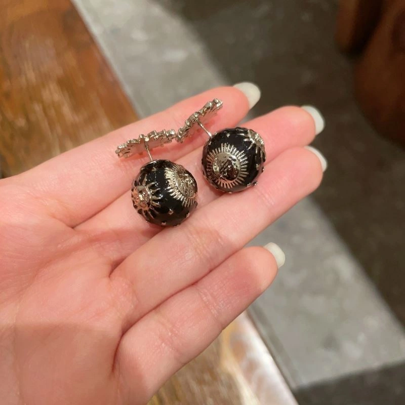 UrbanStyle Christian Dior Earrings 235009