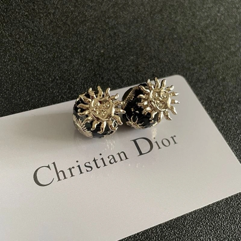 UrbanStyle Christian Dior Earrings 235009