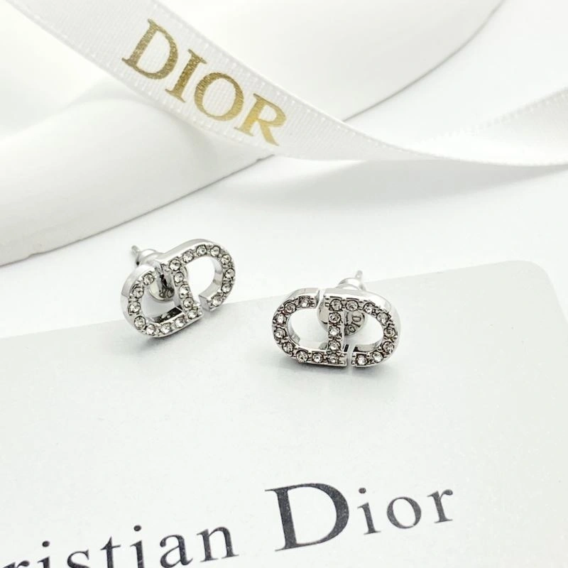 Fashionable Christian Dior Earrings 235000