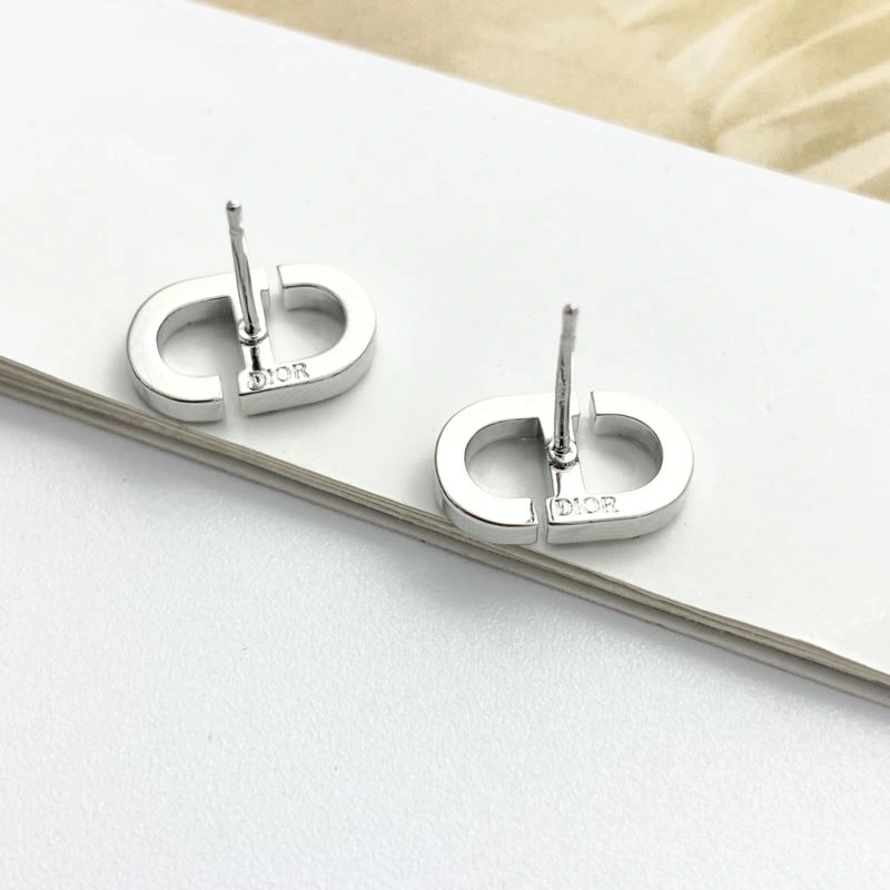 Fashionable Christian Dior Earrings 235000