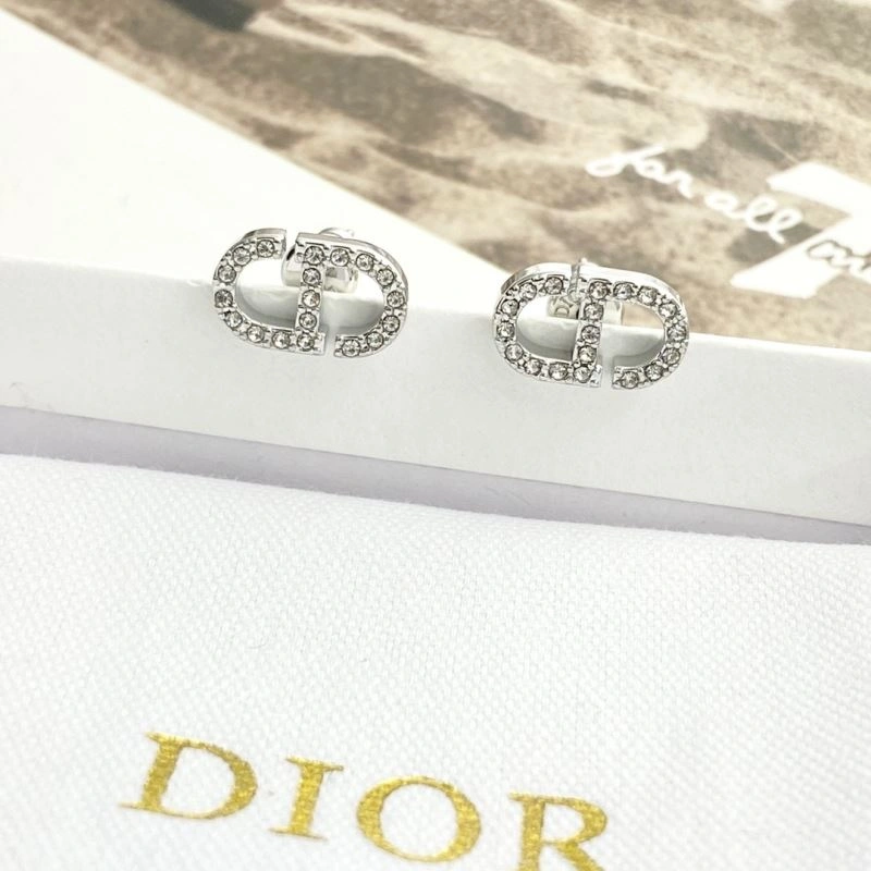 Fashionable Christian Dior Earrings 235000