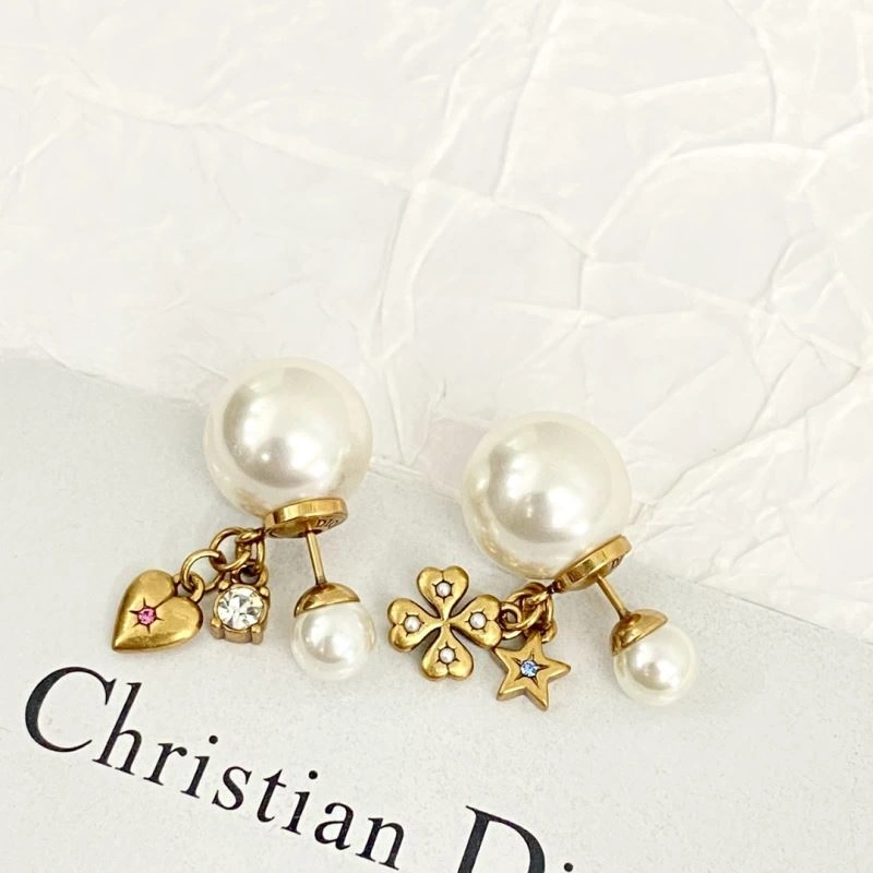 Fashionable Christian Dior Earrings 234984