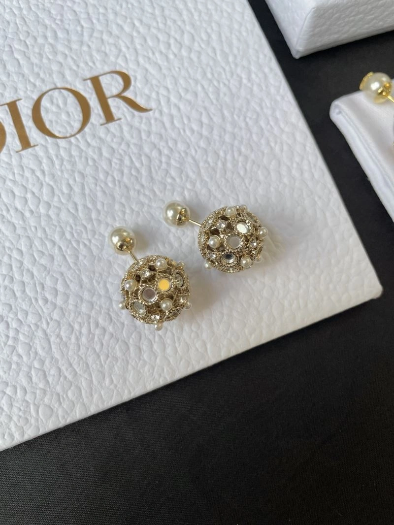 WellDesigned Christian Dior Earrings 234975