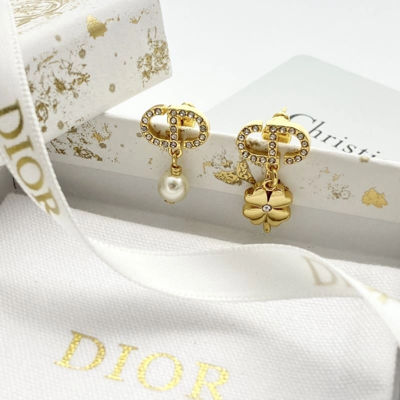 Chic Christian Dior Earrings 234949