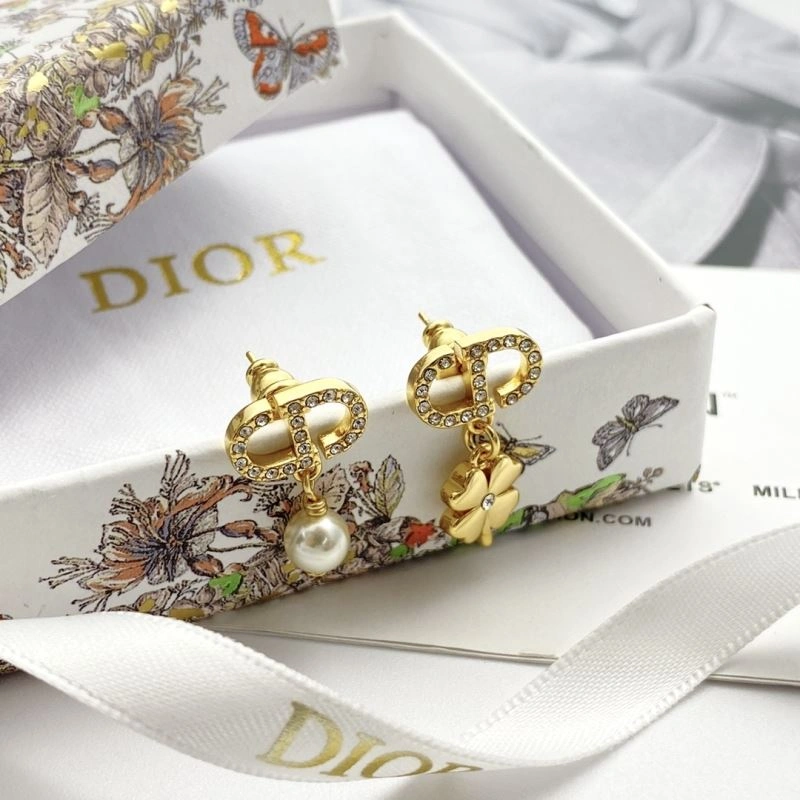 Chic Christian Dior Earrings 234949