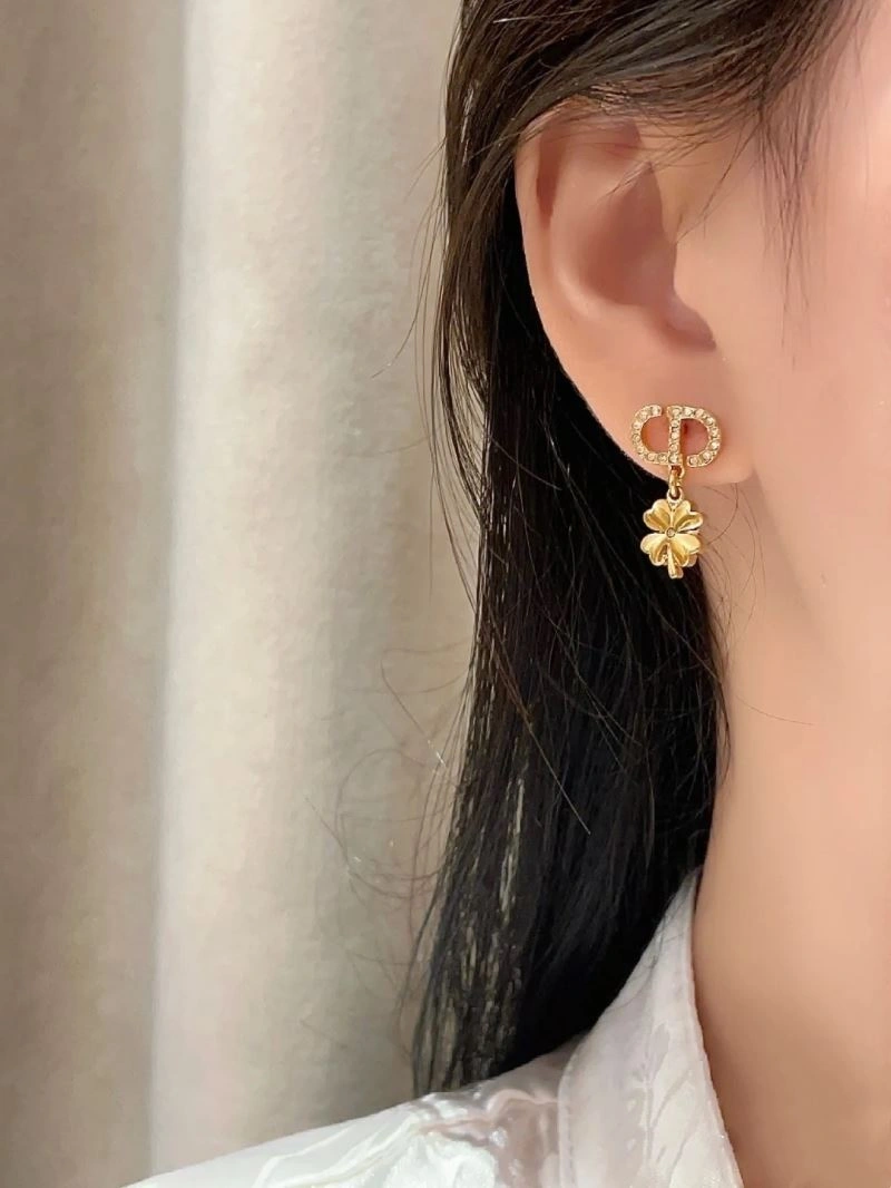 Chic Christian Dior Earrings 234949