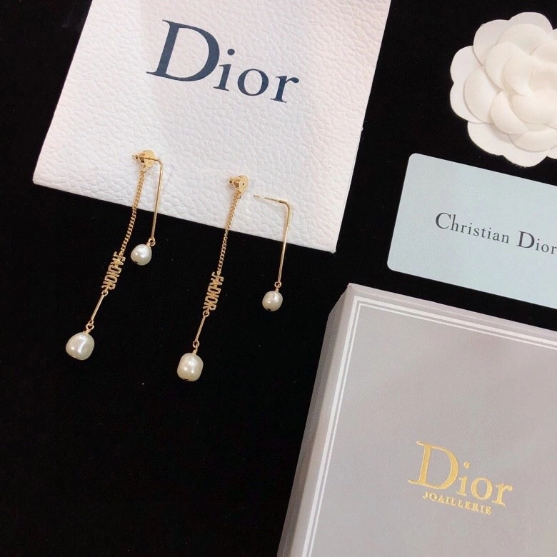 Christian Dior Earrings Minimalist 234948