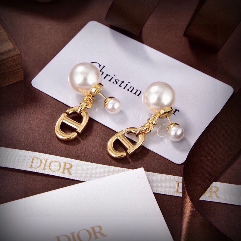 Christian Dior Earrings DailyWear 234944