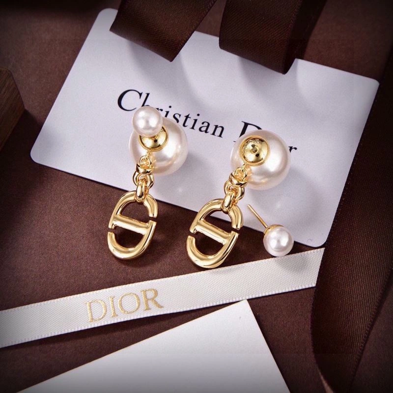 Christian Dior Earrings DailyWear 234944