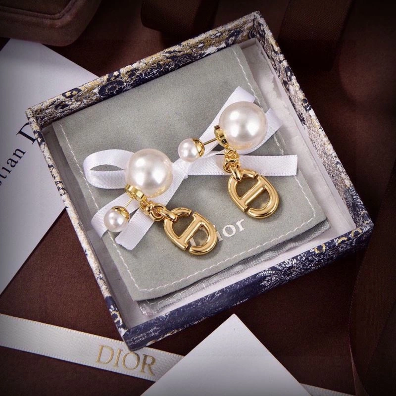 Christian Dior Earrings DailyWear 234944