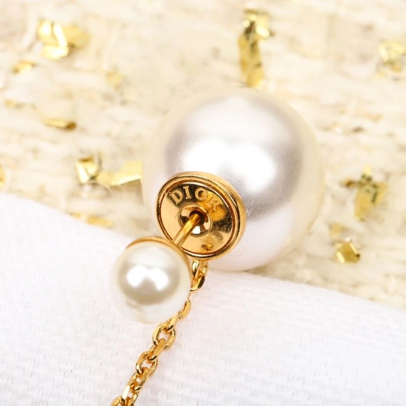 Christian Dior Earrings Practical 234919
