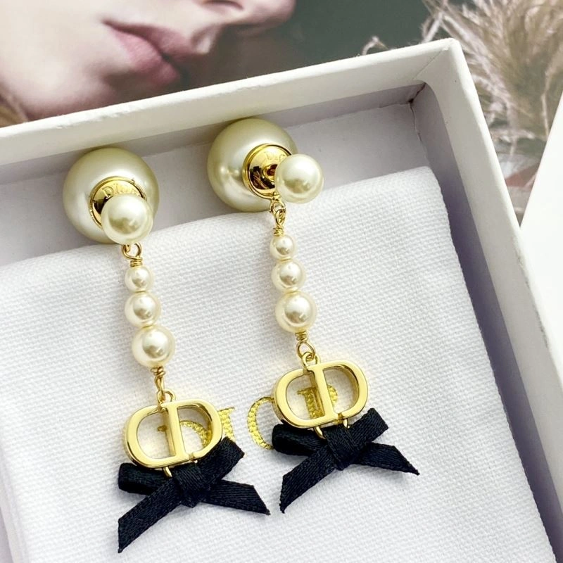 Elegant Christian Dior Earrings 234895