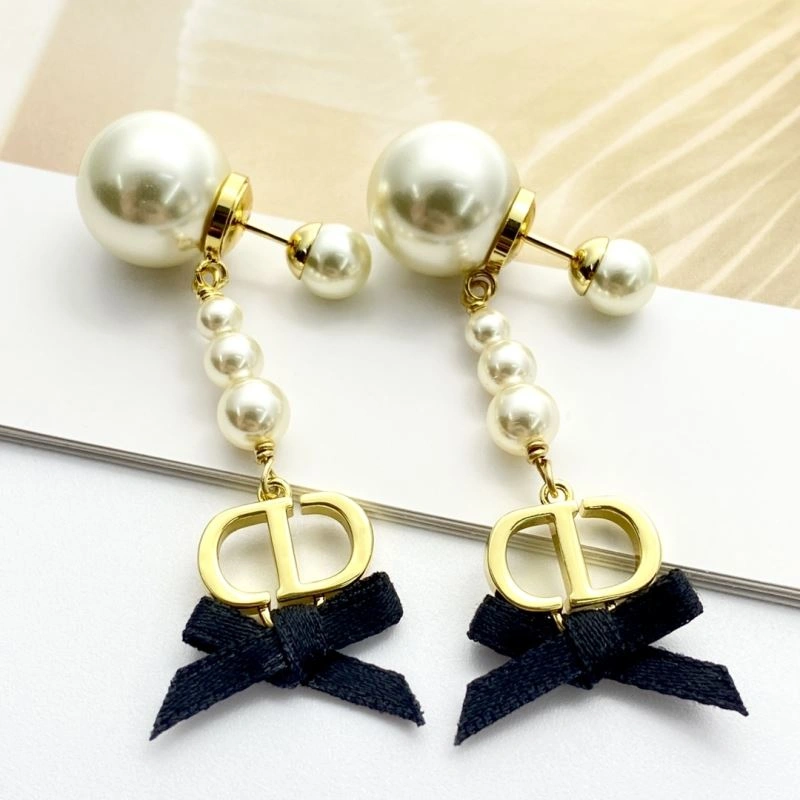 Elegant Christian Dior Earrings 234895