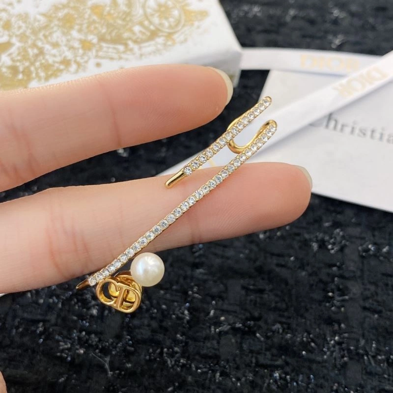Tailored Christian Dior Earrings 234881